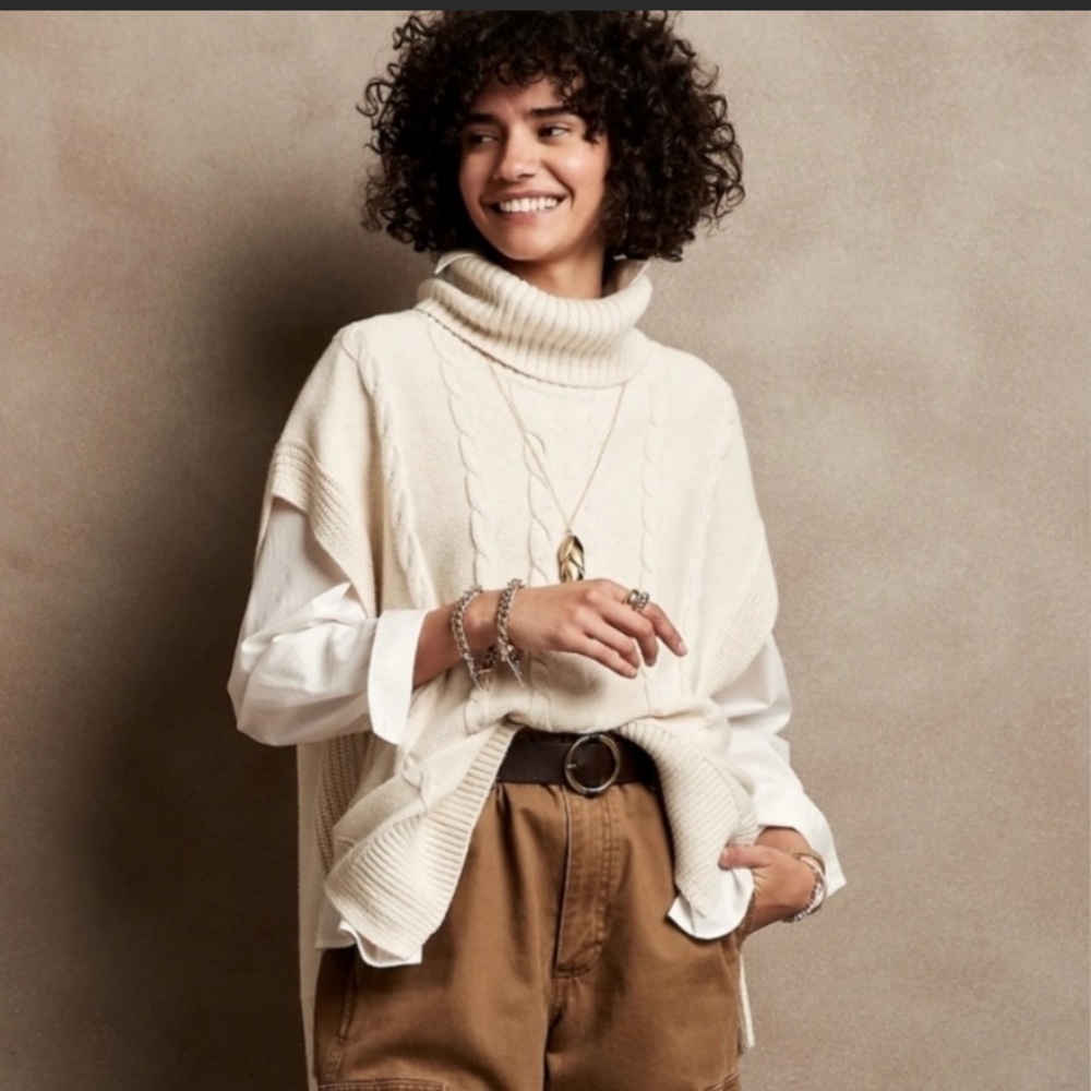 BANANA REPUBLIC Signature Cable Cowl Poncho Ivory NEVRR WORN